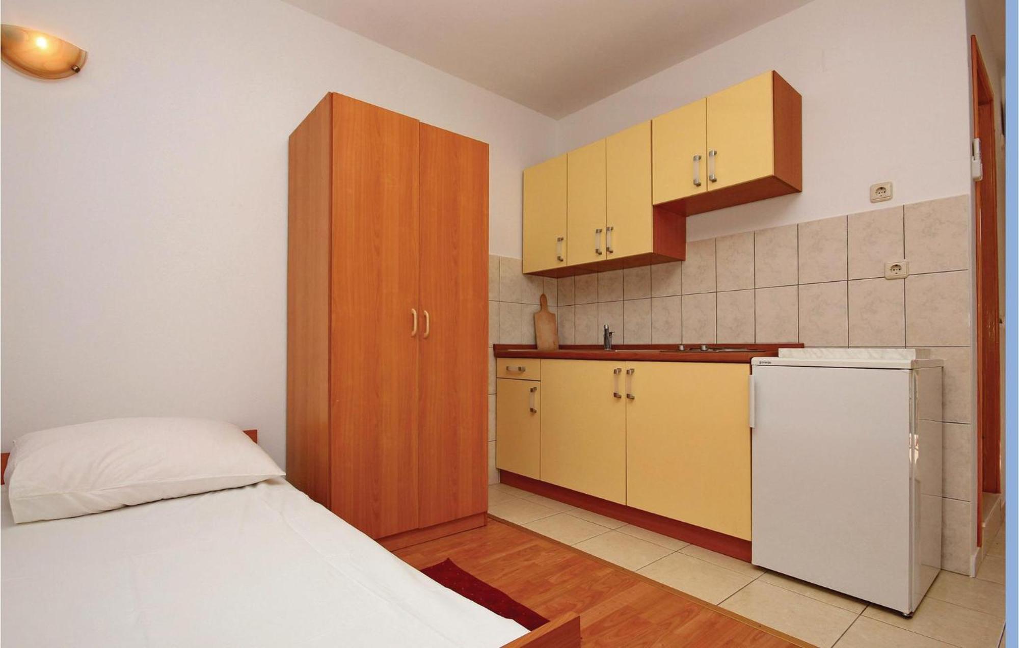 Apartment Nice Apartment In Blato With House Sea View